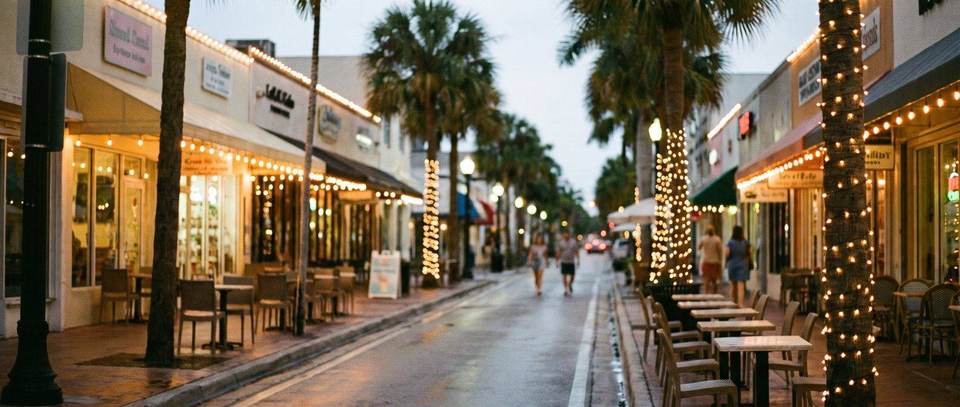 Downtown storefronts, South Miami: warm white Christmas lighting idea for South Miami, FL from Mr. Christmas Lights, (786) 228-6649