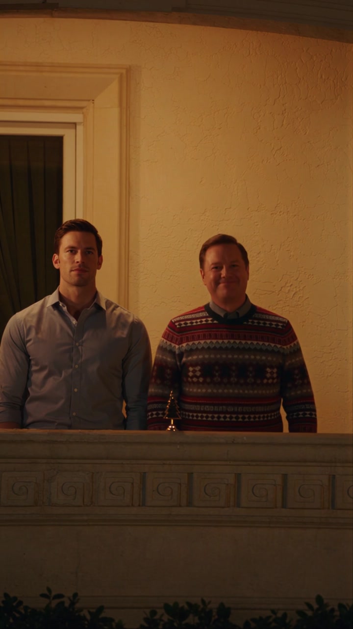 The one-bulb Christmas masterpiece — film thumbnail